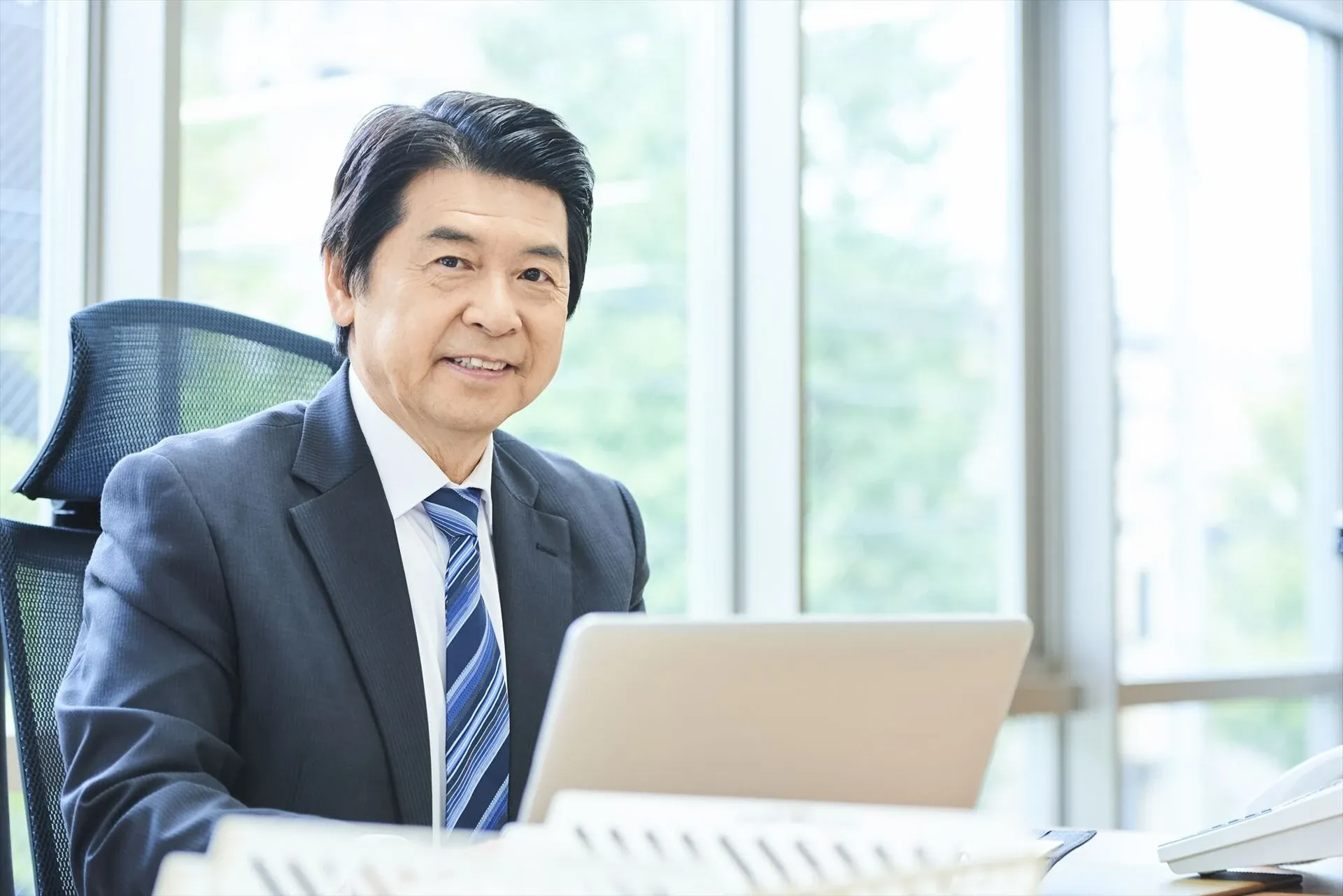 知識は充実の研修制度で学べるので保険の分野は分からなくても営業職経験が3年以上あれば働けます